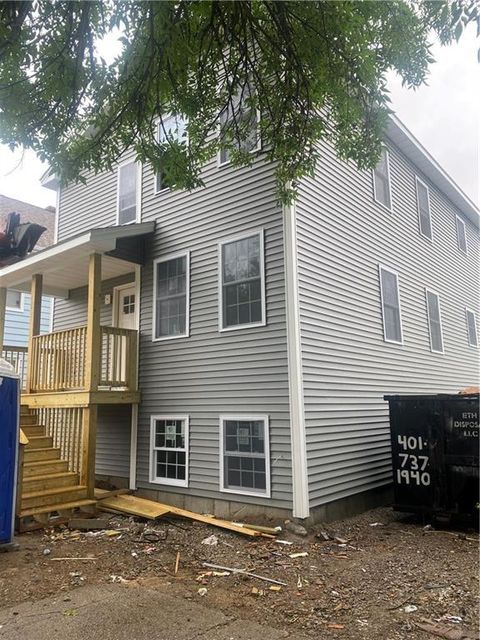 Multi Family in Providence RI 27 Moorefield Street.jpg