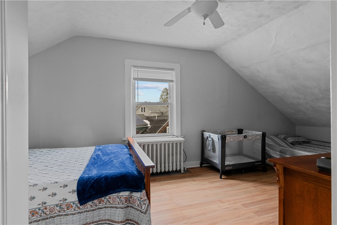 Newport, Rhode Island 02840, United States, 6 Bedrooms Bedrooms, ,3 BathroomsBathrooms,Residential,Pending,15661