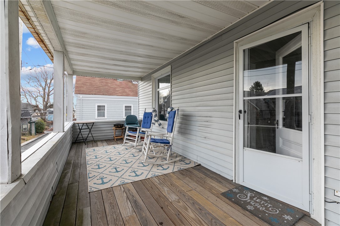 Newport, Rhode Island 02840, United States, 6 Bedrooms Bedrooms, ,3 BathroomsBathrooms,Residential,Pending,15661