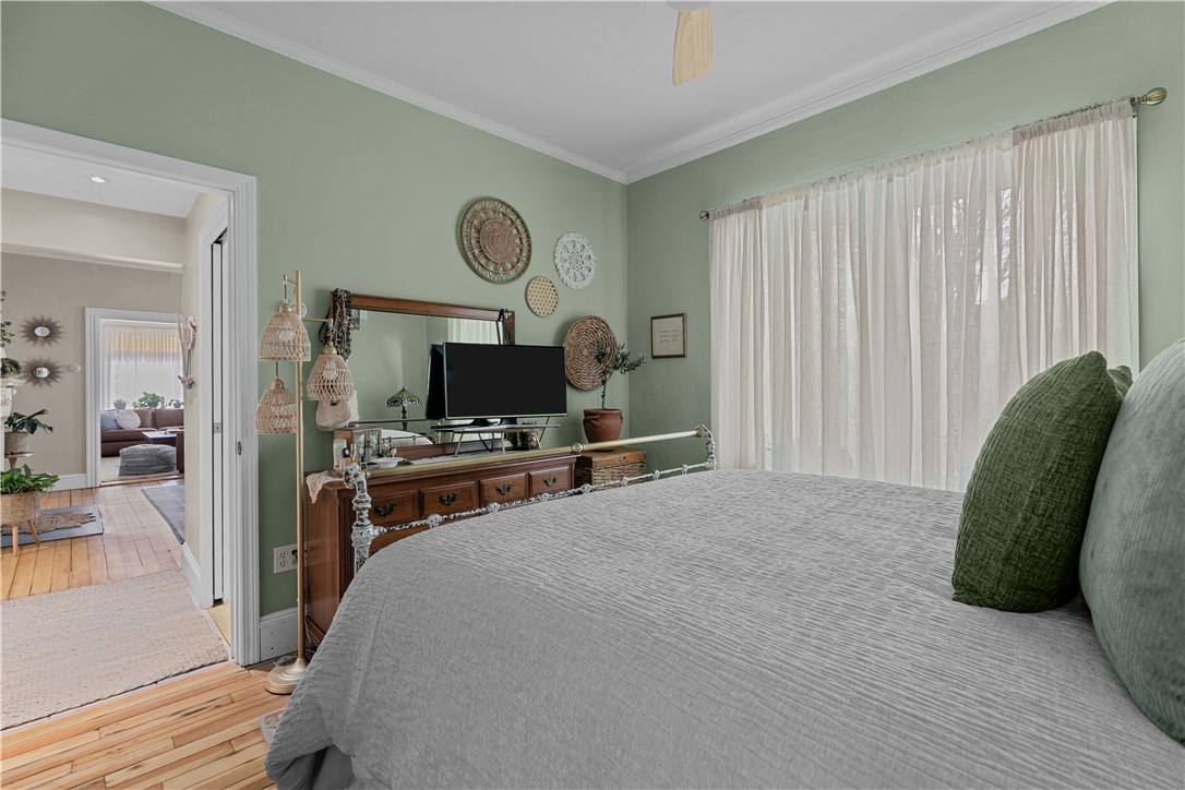 Newport, Rhode Island 02840, United States, 6 Bedrooms Bedrooms, ,3 BathroomsBathrooms,Residential,Pending,15661