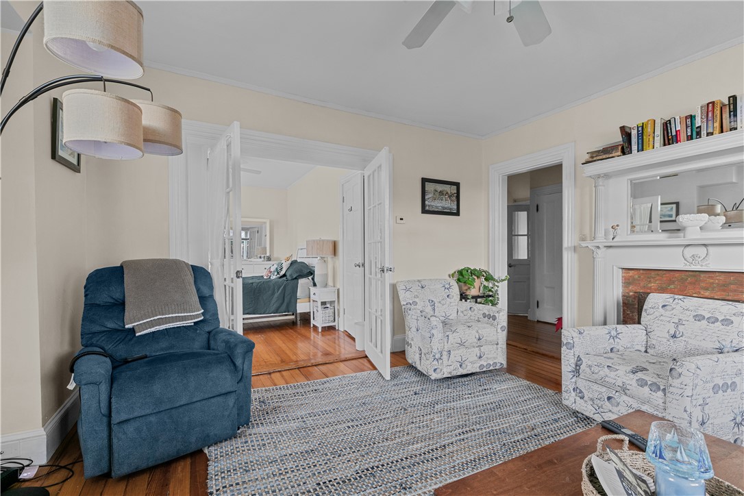 Newport, Rhode Island 02840, United States, 6 Bedrooms Bedrooms, ,3 BathroomsBathrooms,Residential,Pending,15661