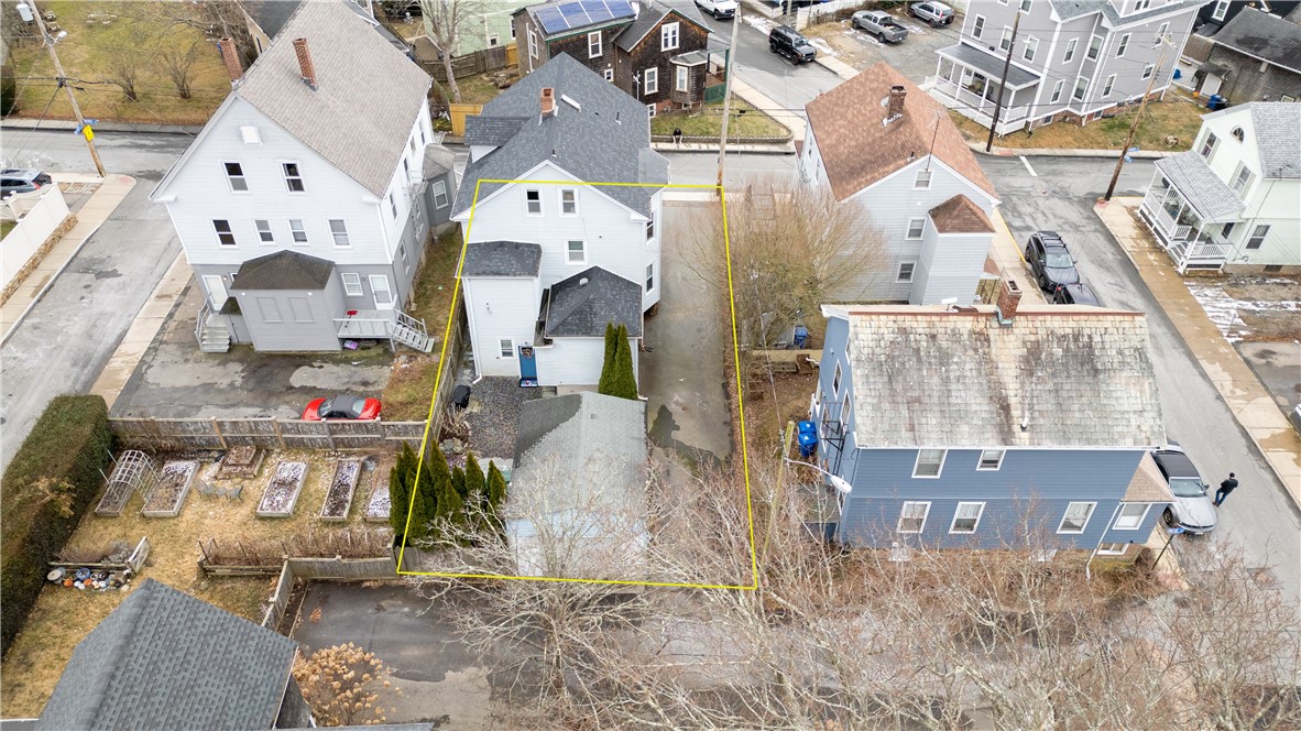 Newport, Rhode Island 02840, United States, 6 Bedrooms Bedrooms, ,3 BathroomsBathrooms,Residential,Pending,15661