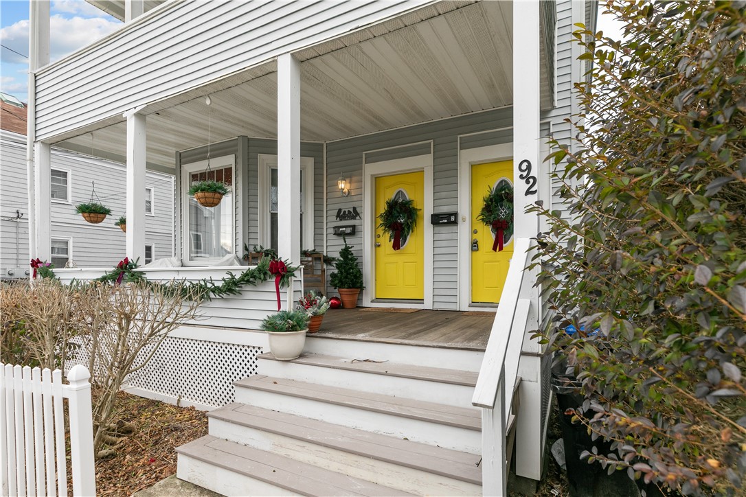 Newport, Rhode Island 02840, United States, 6 Bedrooms Bedrooms, ,3 BathroomsBathrooms,Residential,Pending,15661