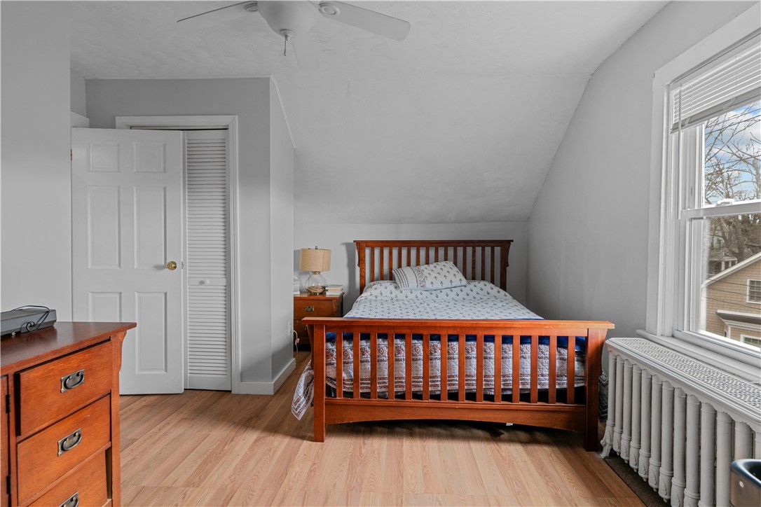 Newport, Rhode Island 02840, United States, 6 Bedrooms Bedrooms, ,3 BathroomsBathrooms,Residential,Pending,15661