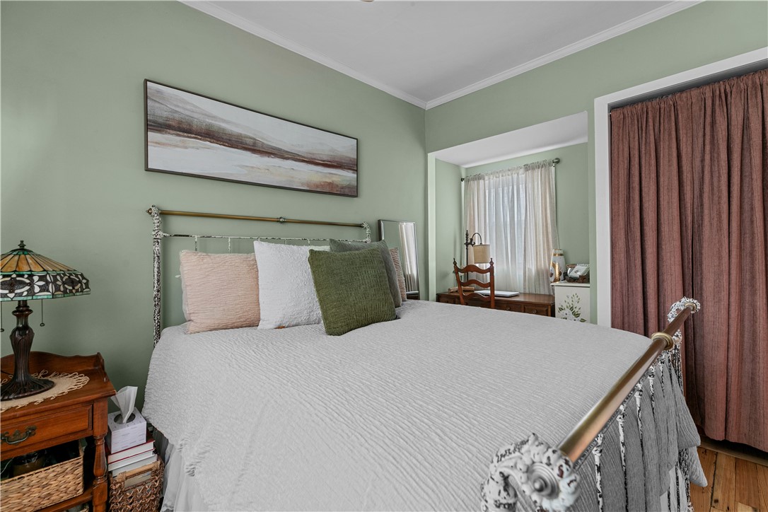 Newport, Rhode Island 02840, United States, 6 Bedrooms Bedrooms, ,3 BathroomsBathrooms,Residential,Pending,15661