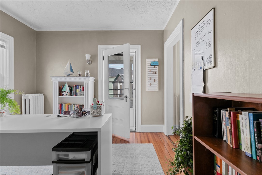 Newport, Rhode Island 02840, United States, 6 Bedrooms Bedrooms, ,3 BathroomsBathrooms,Residential,Pending,15661