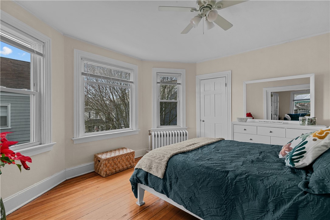 Newport, Rhode Island 02840, United States, 6 Bedrooms Bedrooms, ,3 BathroomsBathrooms,Residential,Pending,15661