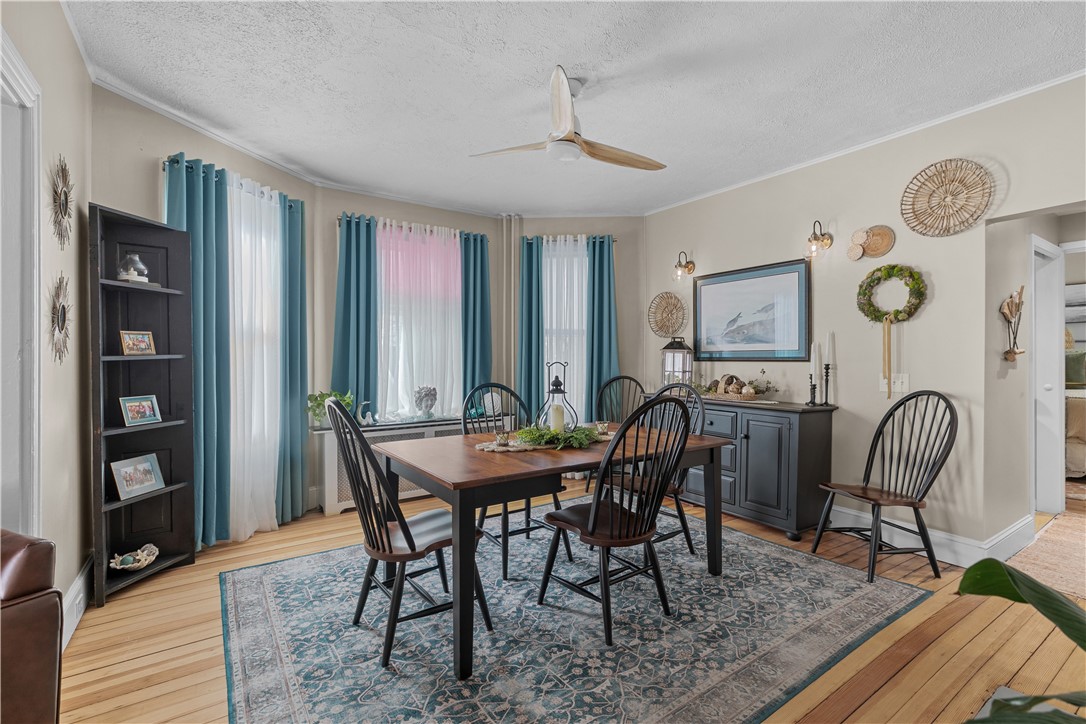 Newport, Rhode Island 02840, United States, 6 Bedrooms Bedrooms, ,3 BathroomsBathrooms,Residential,Pending,15661