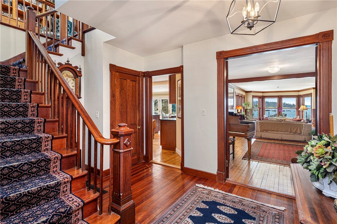 8 Walley Street