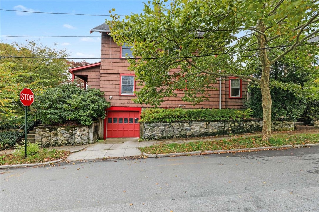 366 Morris Avenue
