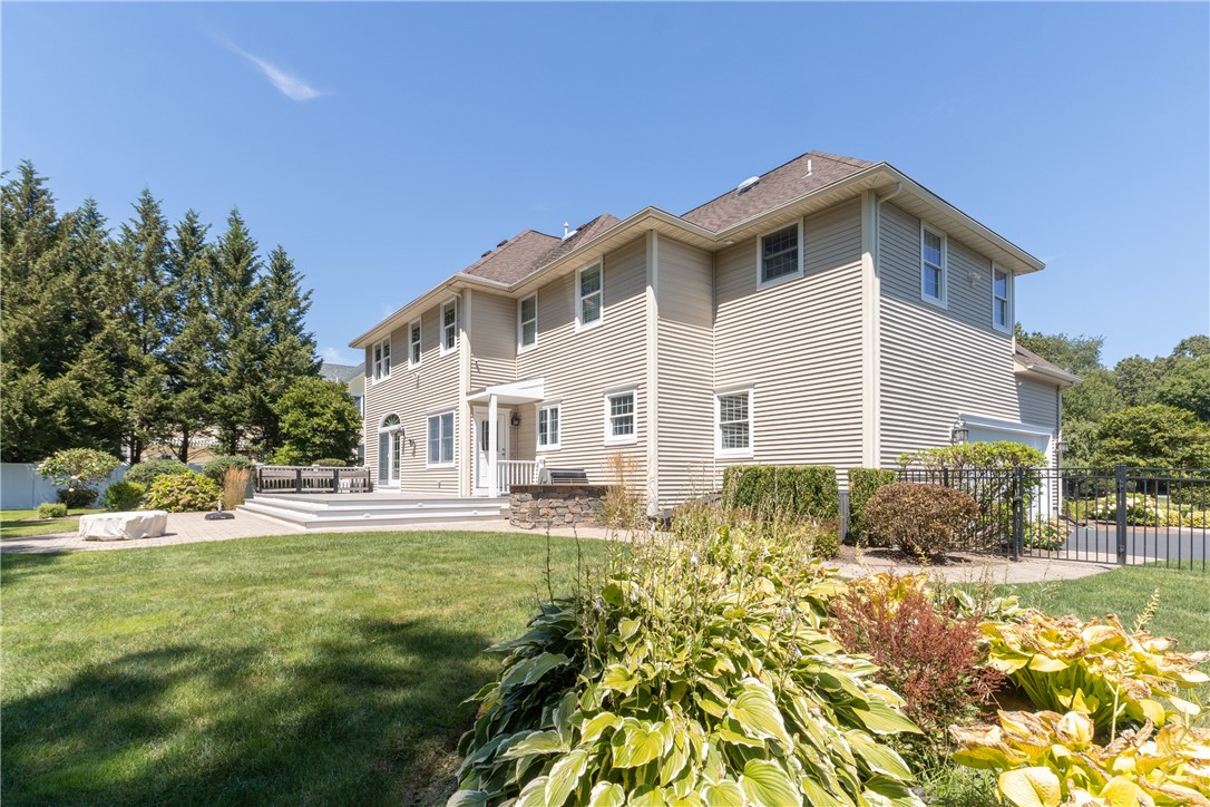 9 Elizabeth Drive