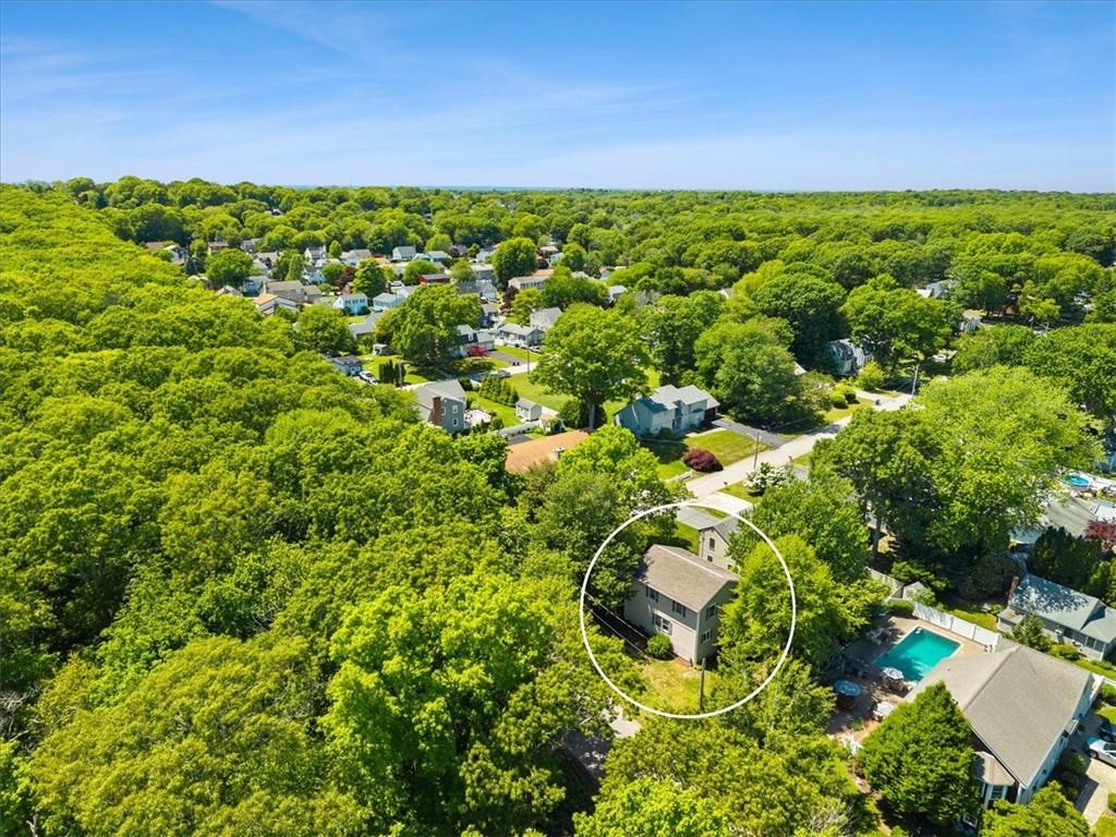 2 Lafayette Drive