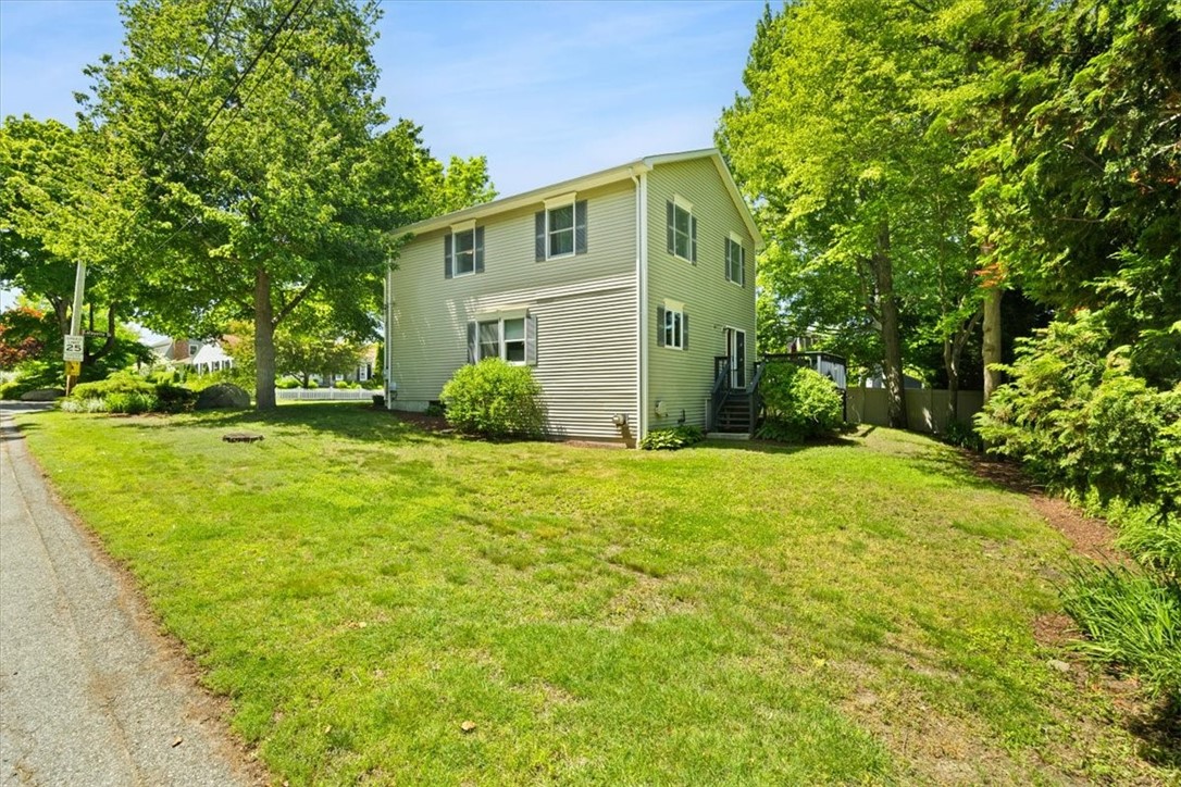 2 Lafayette Drive