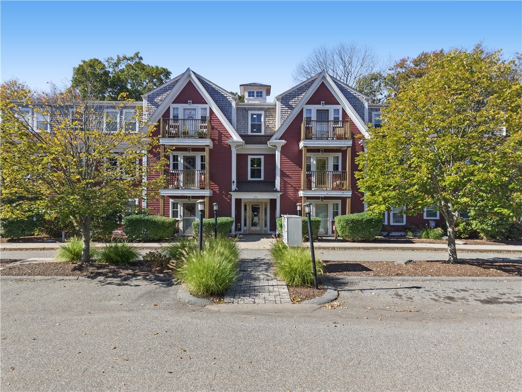 751 Metacom Avenue 10
