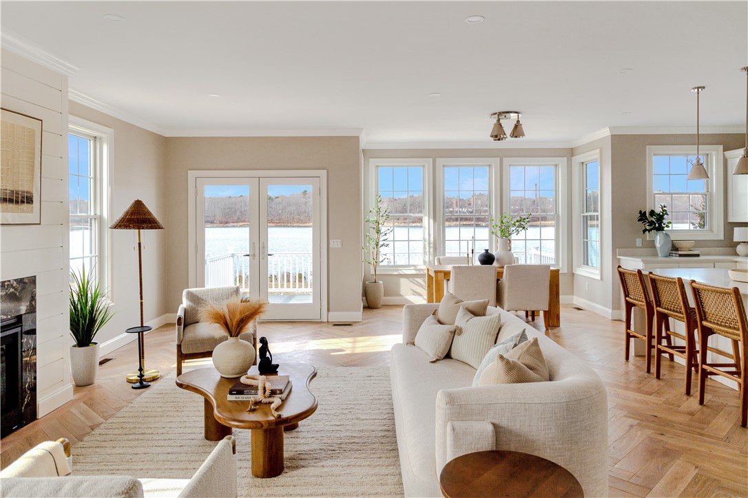 102 East Point Drive