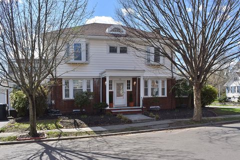 Single Family Residence in Providence RI 36 Elmway Street.jpg