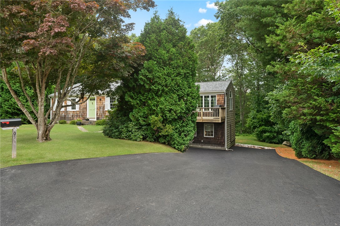 9 Lofty Heights Road