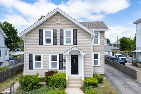 130 Hunts Avenue Pawtucket RI 02861