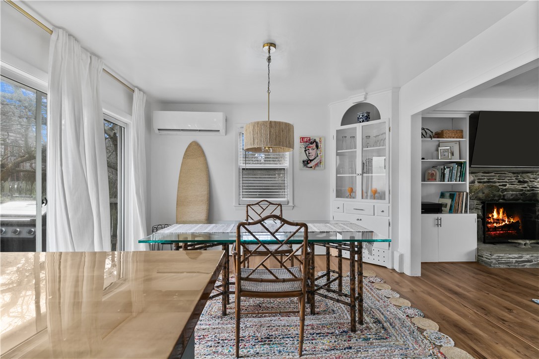 Newport, Rhode Island 02840, United States, 3 Bedrooms Bedrooms, ,2 BathroomsBathrooms,Residential,Active,227531