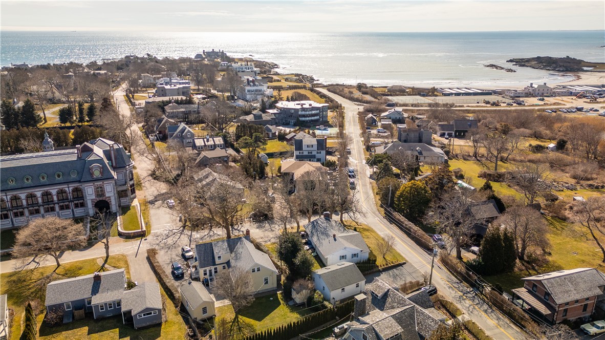 Newport, Rhode Island 02840, United States, 3 Bedrooms Bedrooms, ,2 BathroomsBathrooms,Residential,Active,227531