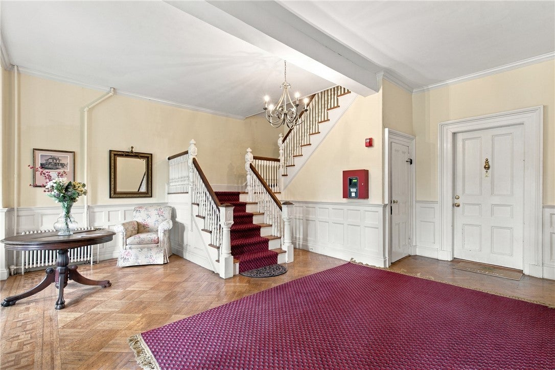 46 Chastellux Avenue M7