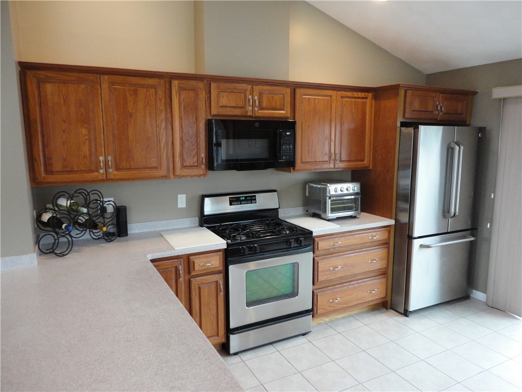 4 Queen Annes Court