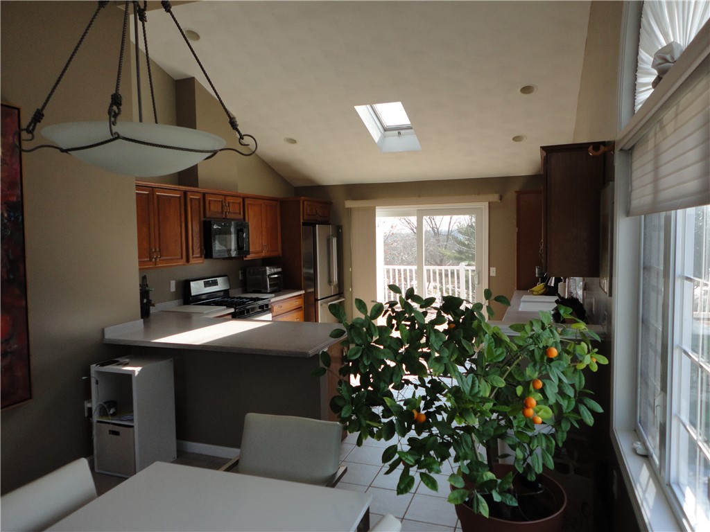 4 Queen Annes Court