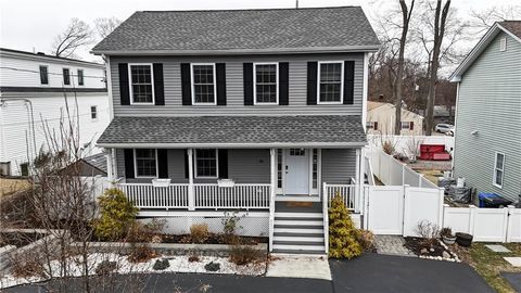 88 Phillip Avenue Cumberland RI 02864