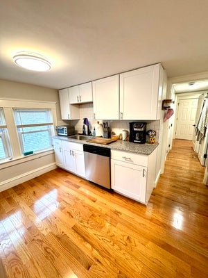 14 MAYFLOWER ST # 3, PROVIDENCE, RI 02906 - Image 8993f4e8e7a6d61013f82bd7a2a947e2/1011694077