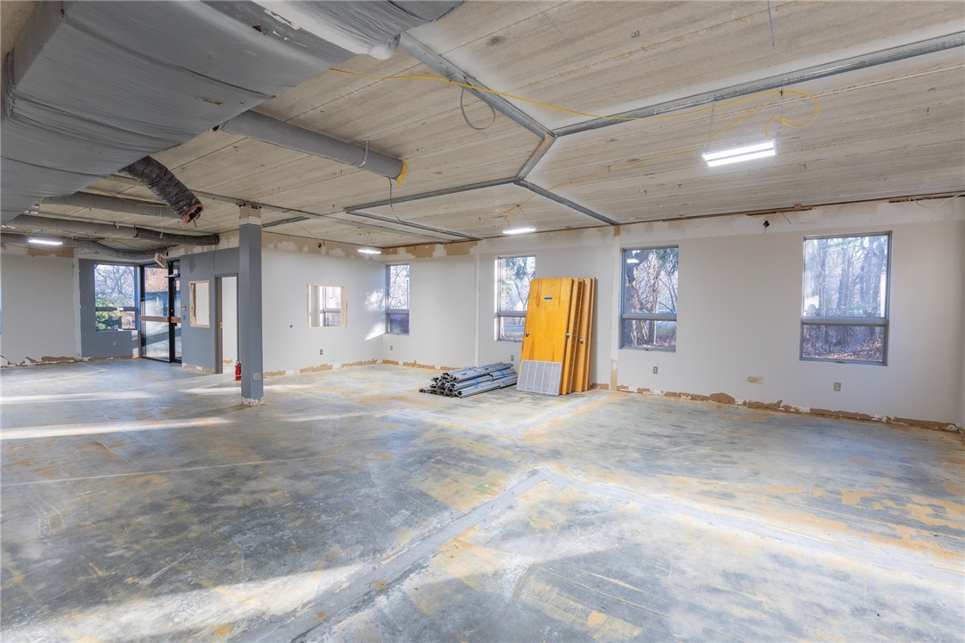 875 Centerville Road 15