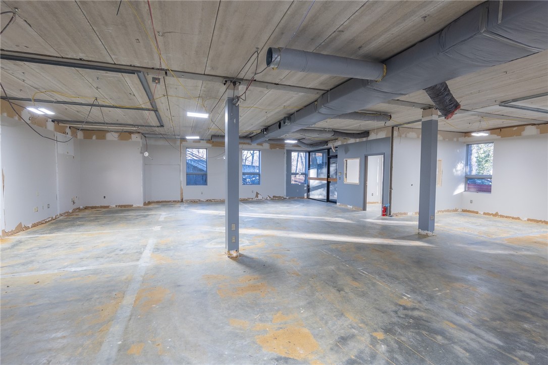 875 Centerville Road 15