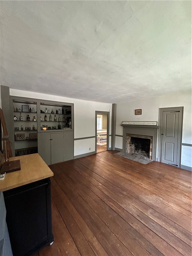 199 Plainfield Pike
