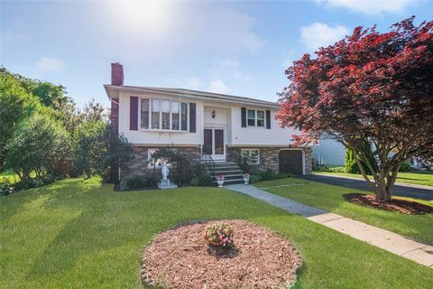 Single Family Residence in Cranston RI 73 Royal Avenue.jpg