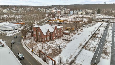 85 Fairmount Street Woonsocket RI 02895