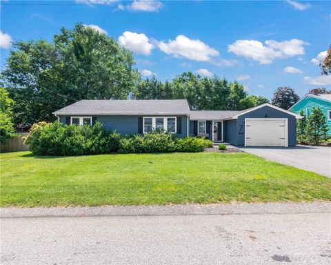 Single Family Residence in Smithfield RI 7 Silver Lake Avenue.jpg