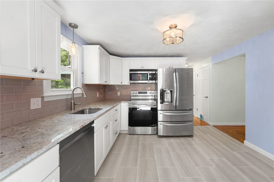 Richmond, Rhode Island 02892, United States, 3 Bedrooms Bedrooms, ,2 BathroomsBathrooms,Residential,Active,155595