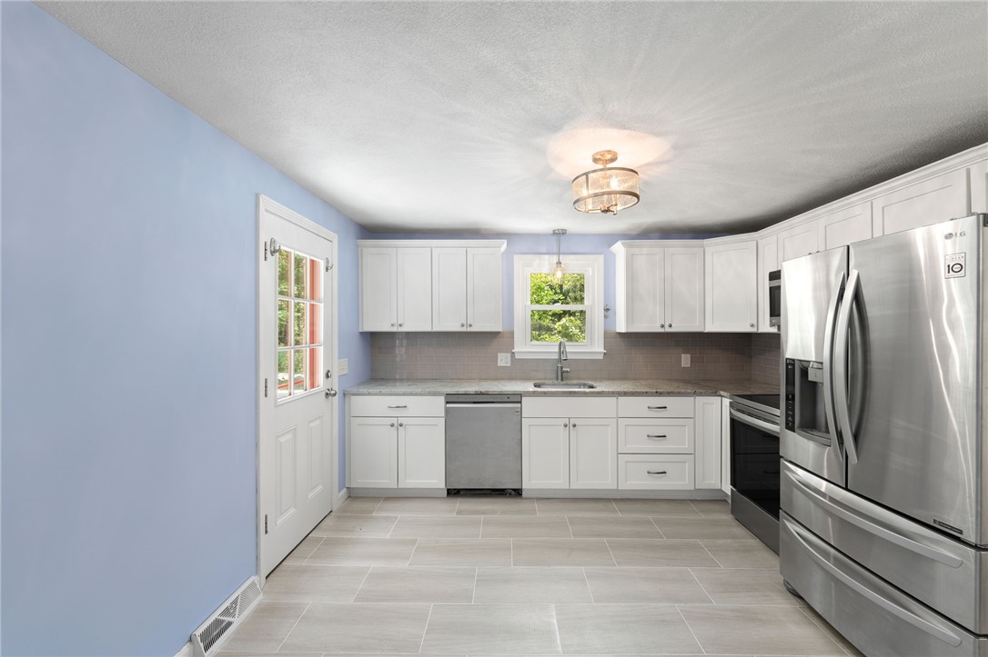 Richmond, Rhode Island 02892, United States, 3 Bedrooms Bedrooms, ,2 BathroomsBathrooms,Residential,Active,155595