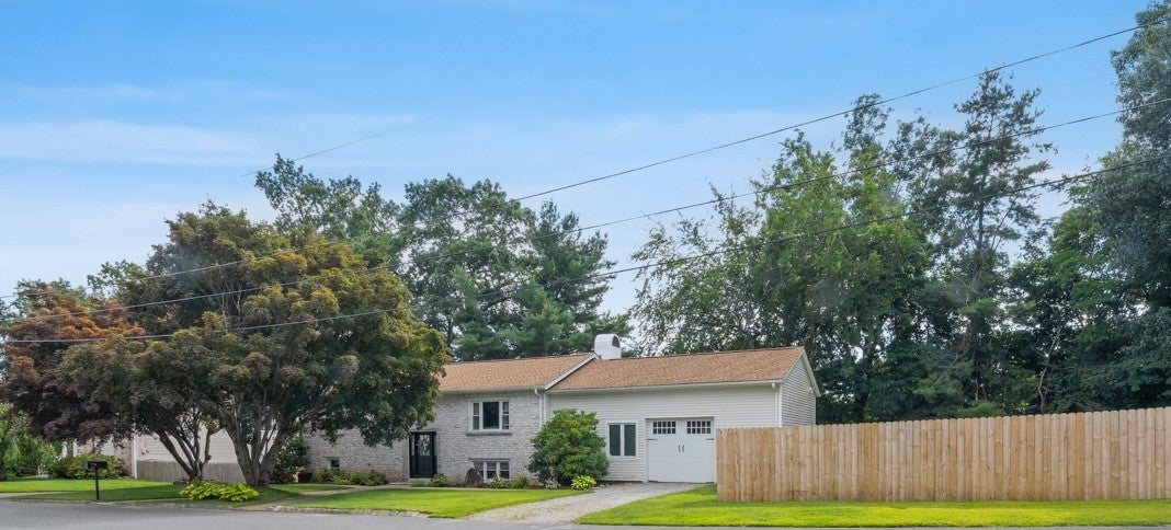 23 Woodcrest Drive