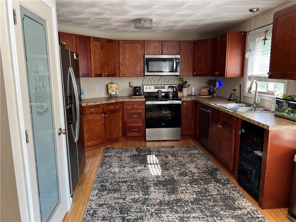 1089 Greenwich Avenue