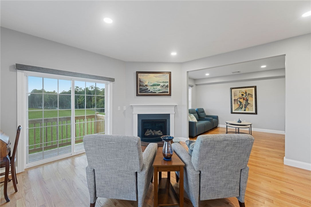 1 Old County Village Way E