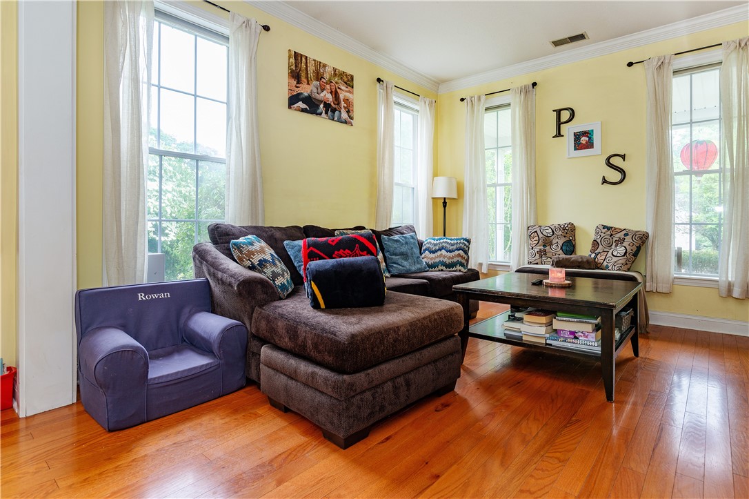 Coventry, Rhode Island 02816, United States, 3 Bedrooms Bedrooms, ,3 BathroomsBathrooms,Residential,Active,164298