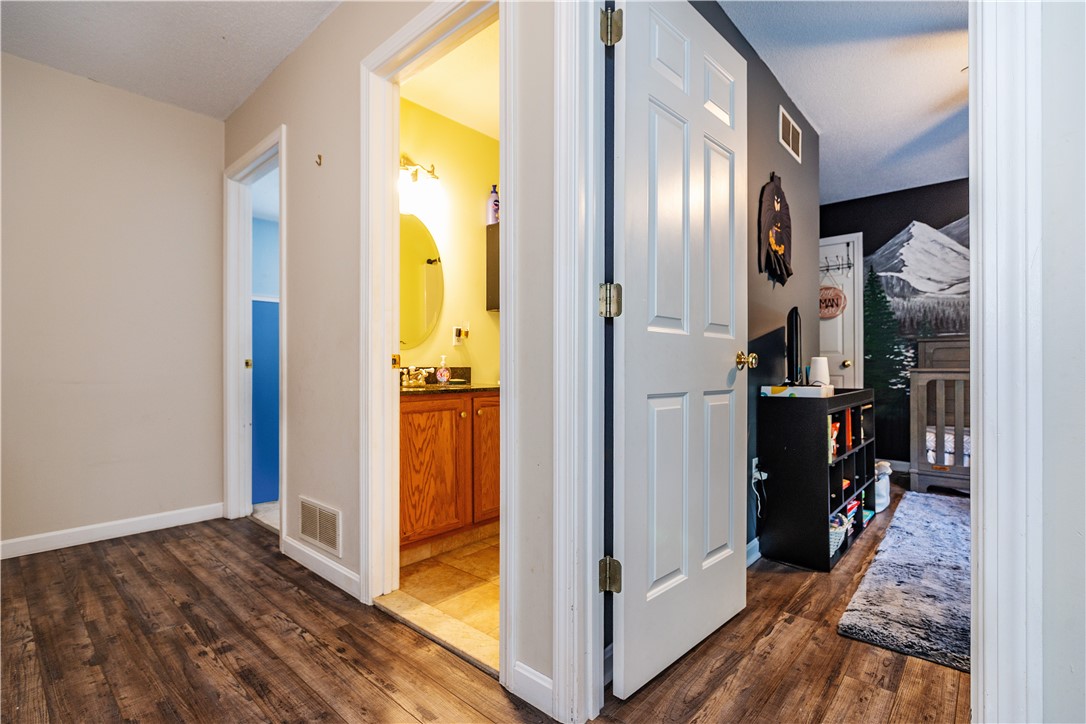 Coventry, Rhode Island 02816, United States, 3 Bedrooms Bedrooms, ,3 BathroomsBathrooms,Residential,Active,164298