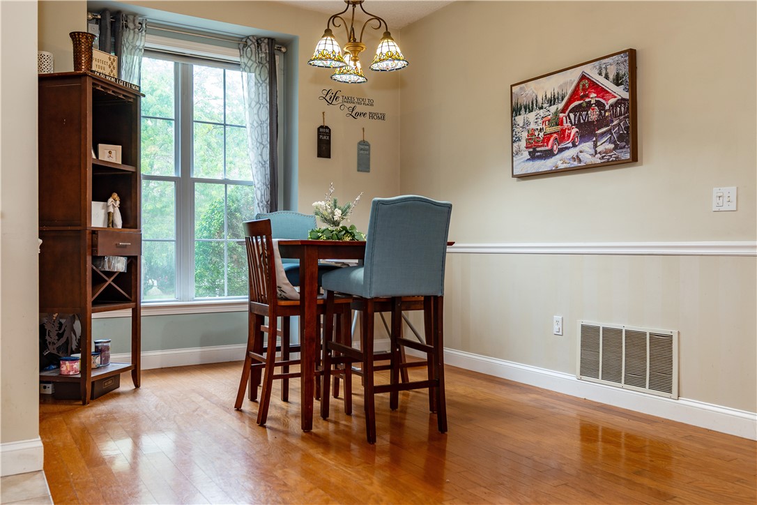 Coventry, Rhode Island 02816, United States, 3 Bedrooms Bedrooms, ,3 BathroomsBathrooms,Residential,Active,164298