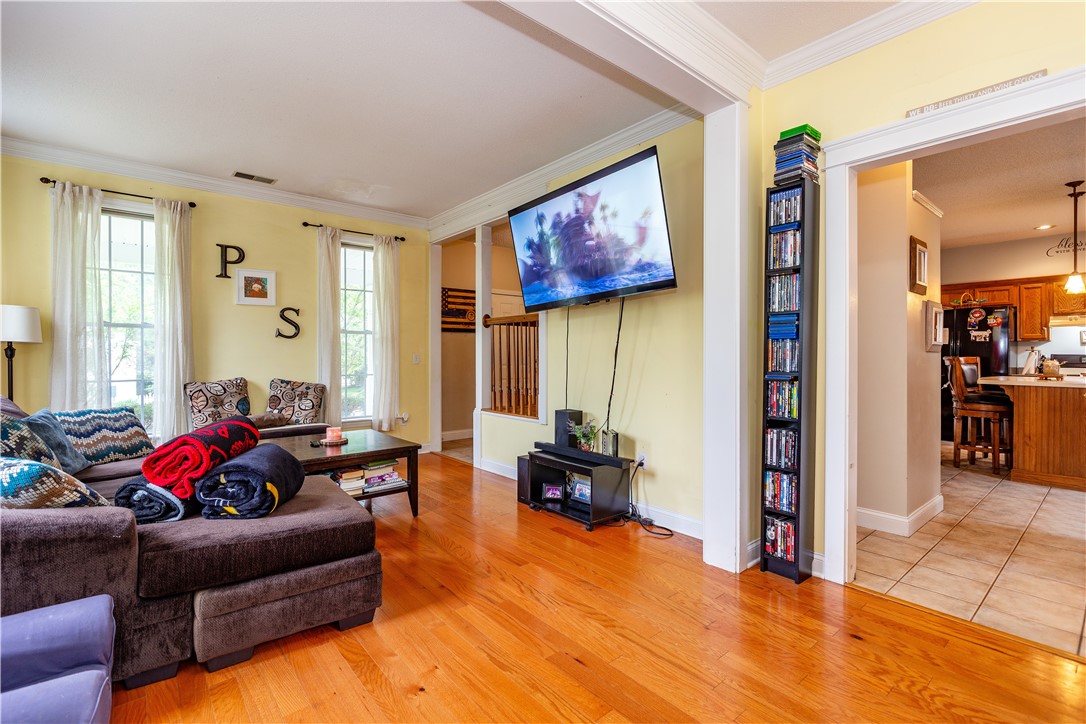 Coventry, Rhode Island 02816, United States, 3 Bedrooms Bedrooms, ,3 BathroomsBathrooms,Residential,Active,164298