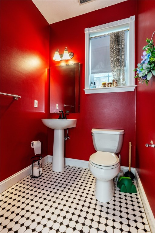 Coventry, Rhode Island 02816, United States, 3 Bedrooms Bedrooms, ,3 BathroomsBathrooms,Residential,Active,164298