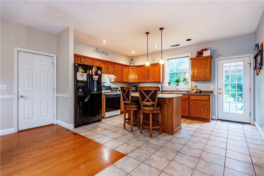 Coventry, Rhode Island 02816, United States, 3 Bedrooms Bedrooms, ,3 BathroomsBathrooms,Residential,Active,164298