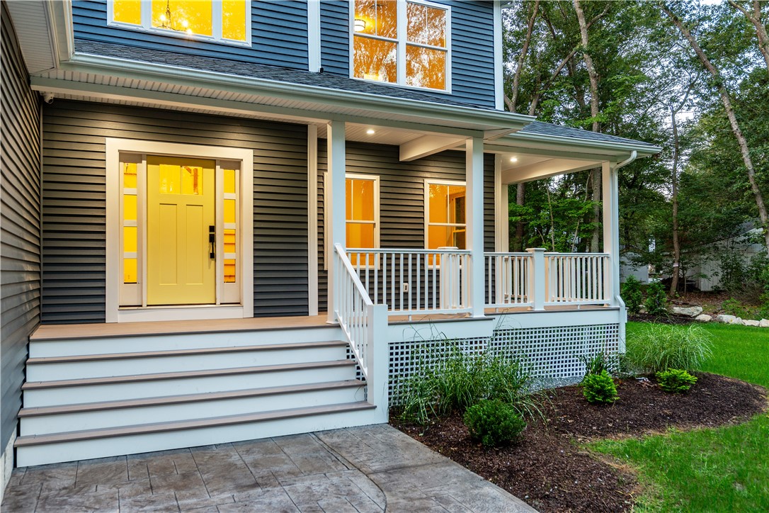 Warwick, Rhode Island 02818, United States, 4 Bedrooms Bedrooms, ,3 BathroomsBathrooms,Residential,Active,240396