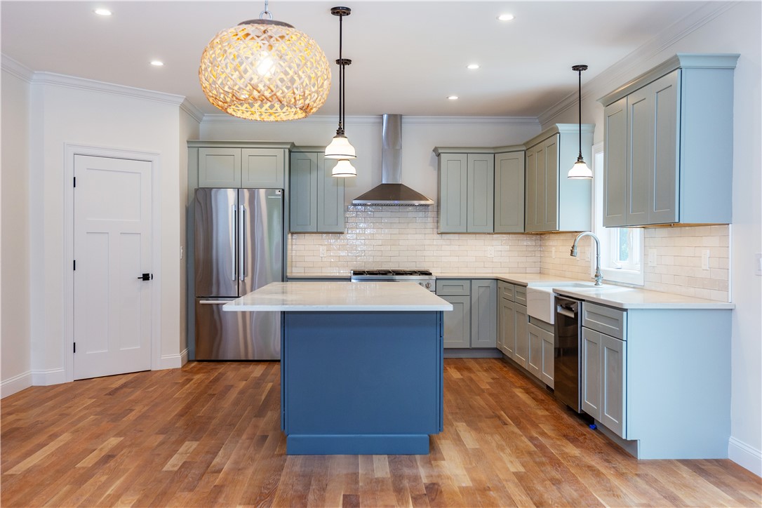 Warwick, Rhode Island 02818, United States, 4 Bedrooms Bedrooms, ,3 BathroomsBathrooms,Residential,Active,240396