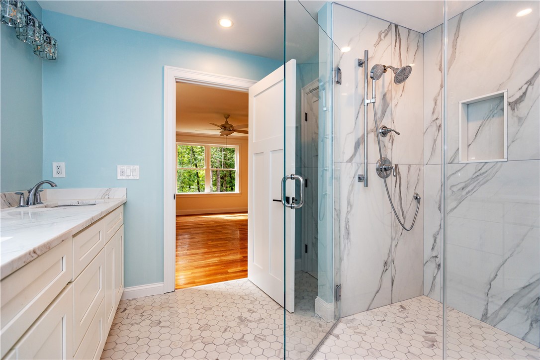 Warwick, Rhode Island 02818, United States, 4 Bedrooms Bedrooms, ,3 BathroomsBathrooms,Residential,Active,240396