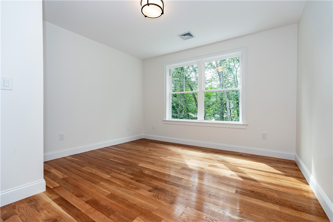 Warwick, Rhode Island 02818, United States, 4 Bedrooms Bedrooms, ,3 BathroomsBathrooms,Residential,Active,240396